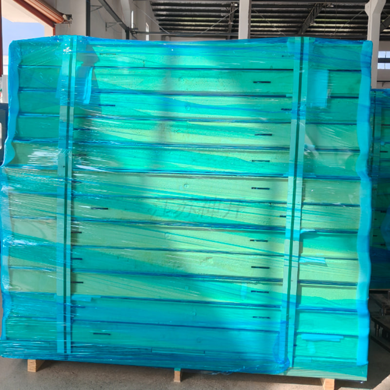 Marine cold storage partitions